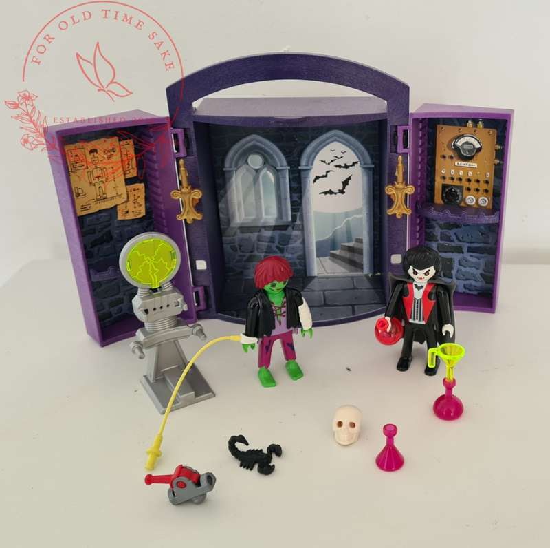 Playmobil 5638 Haunted House - comes as per photos