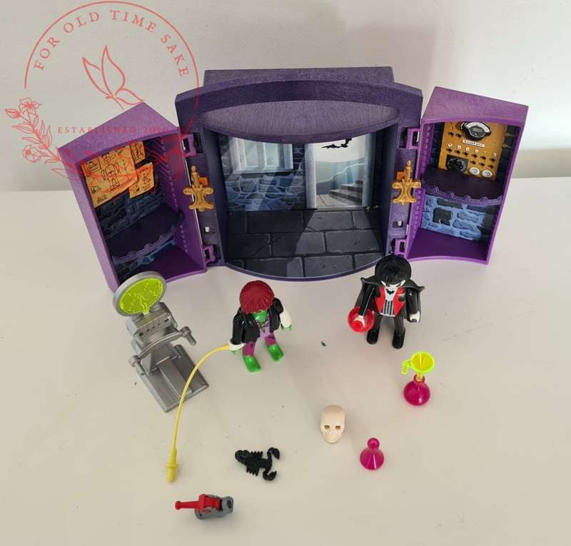 Playmobil 5638 Haunted House - comes as per photos