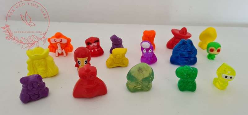 Gogo`s Crazy Bones mixed - see photos for description