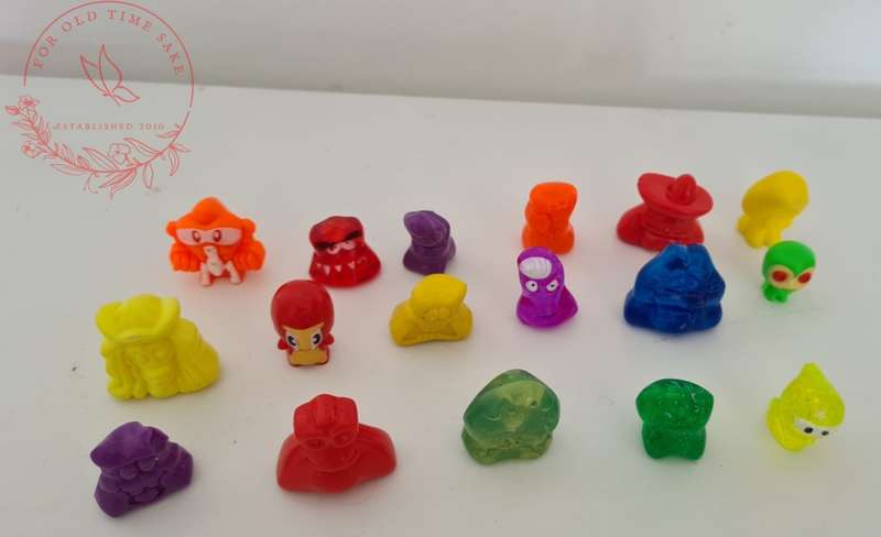 Gogo`s Crazy Bones mixed - see photos for description