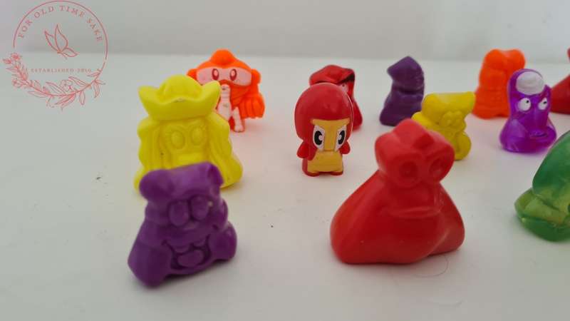 Gogo`s Crazy Bones mixed - see photos for description
