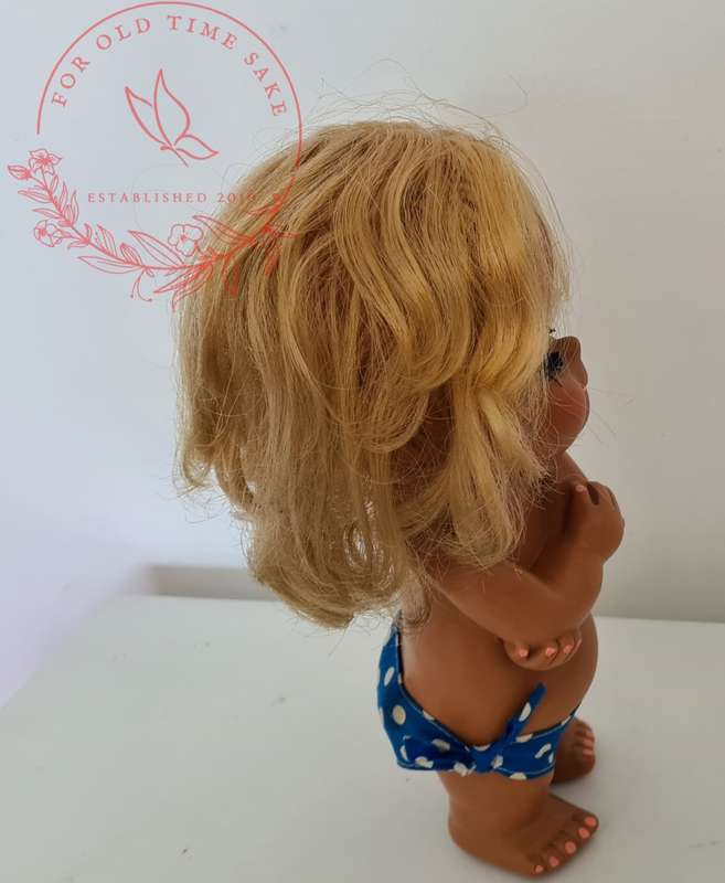 26cm tall Vintage collectable IMPCO Sun Bunnies doll sassy doll or hula doll hugging herself 1960 s