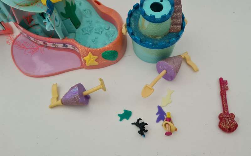 Trendmasters Star Castle Beach Castle 1995 Glittery Sparkly -comes as per photos