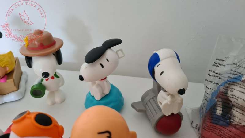 Vintage Mcdonalds Snoopy toy lot