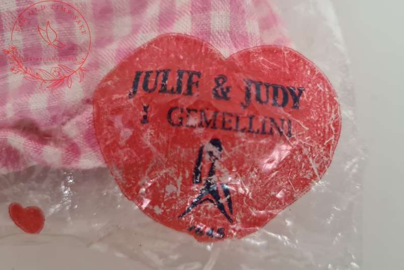 Vintage Dollies Julie and Judy +-12cm tall, see photos