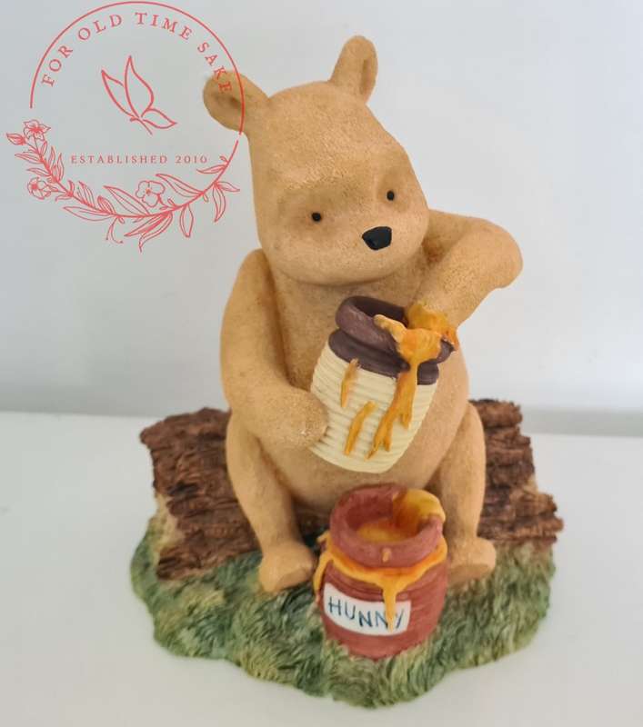 Classic Pooh, Border Fine Arts, +-20cm Porcelain Pooh money box