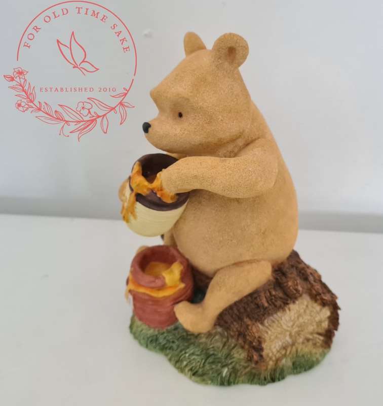 Classic Pooh, Border Fine Arts, +-20cm Porcelain Pooh money box