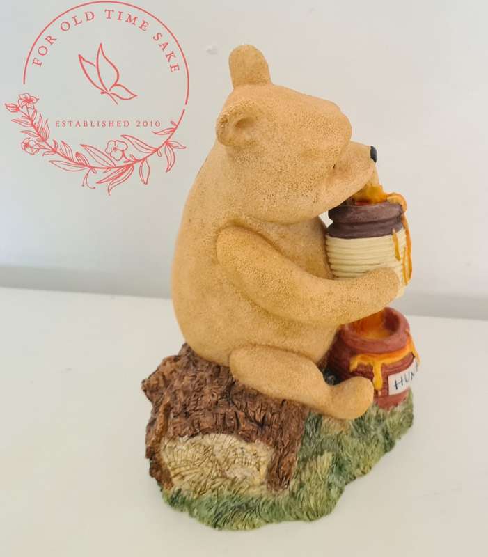 Classic Pooh, Border Fine Arts, +-20cm Porcelain Pooh money box