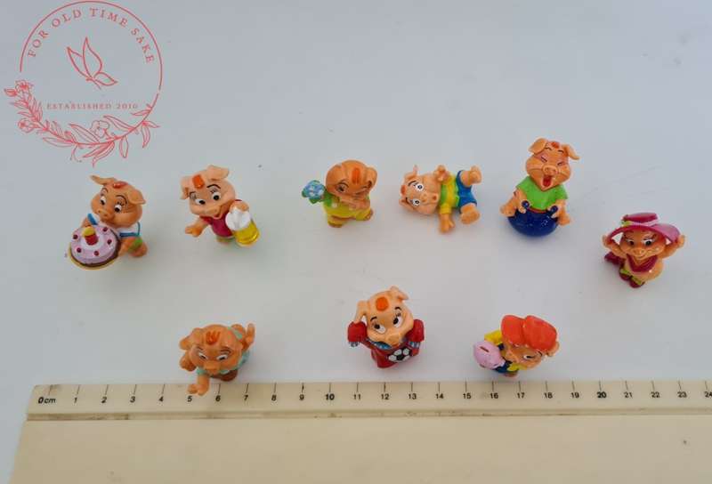 Lot Mini pig figurerines - see photos