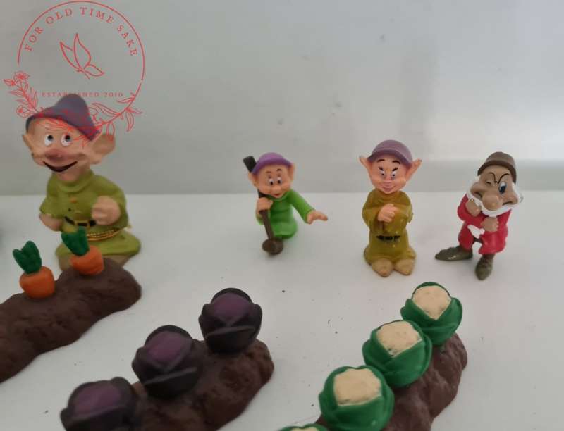 Mixed Lot vintage mini figurines - see photos