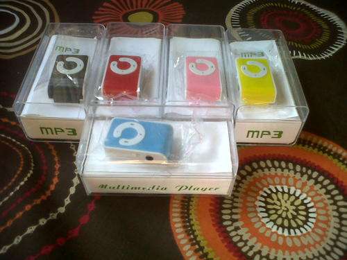 BRAND NEW MP3 PLAYER***WITH 2GIG CARD***FROM R1***BID NOW