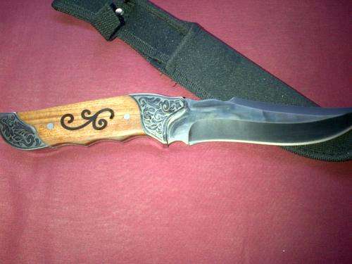 BRAND NEW UNIQUE LARGE BLADE KNIFE******R1 AUCTION