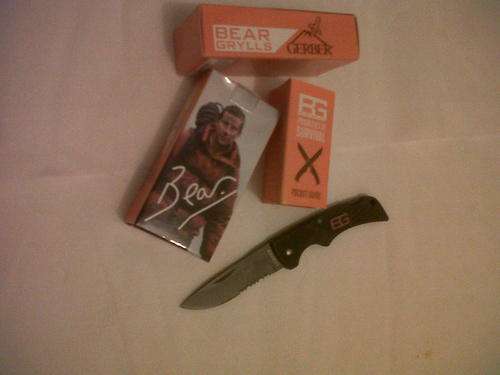 BRAND NEW*****BEAR GRYLLS by GERBER***POCKET KNIFE WITH POCKET GUIDE**FROM R1