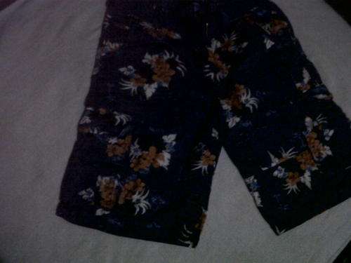 SPRING INTO SPRING**SIZE 34***BRAND NEW COOOOL SHORTS***FROM R1