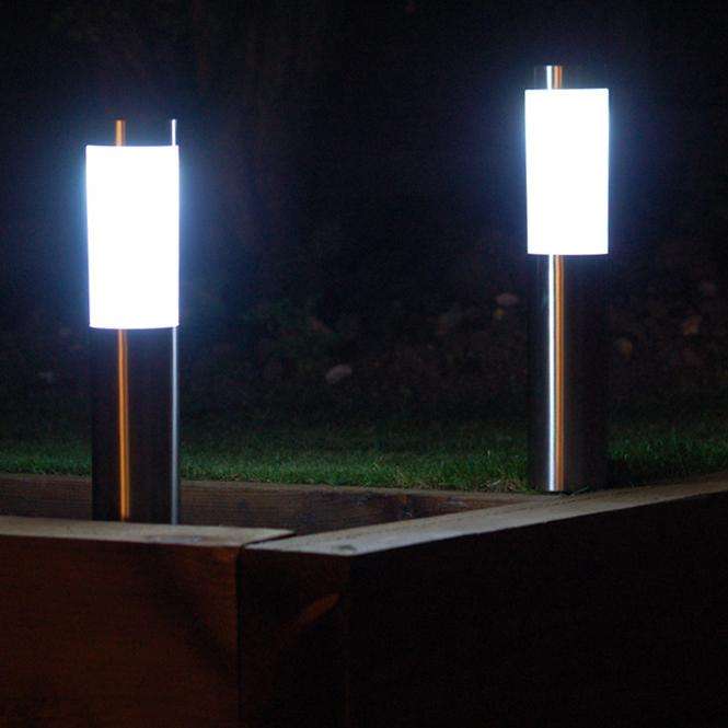2LIGHTS FOR 1BID**LONDON SOLAR PATH LIGHTS**** STARTING AT R1**