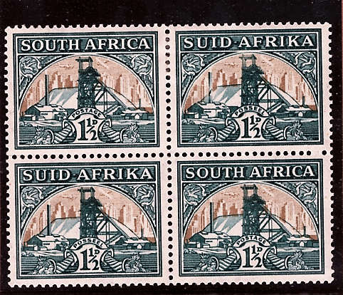 SOUTH AFRICA 1933-48 HYPHENATED PICT 1,5d BLOCK OF 4 WITH FAINT HEAD GEAR & BROKEN CHIM VAR MM&UMM.
