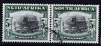 SOUTH AFRICA 1947-54 DEFIN ISSUES 5.- BLACK and DEEP YELLOW-GREEN VFU PAIR.SACC 121a.CAT R1920