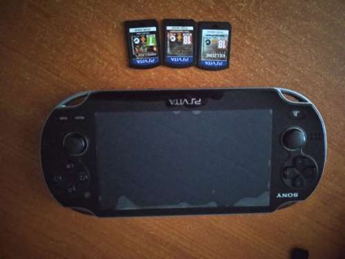 PS VITA CONSOLE MODEL PCH 1104  !! R100 SHIPPING COST !!