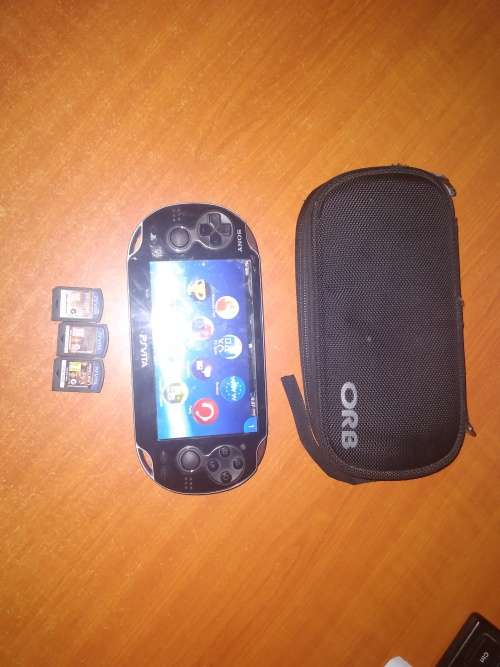 PS VITA CONSOLE MODEL PCH 1104  !! R100 SHIPPING COST !!