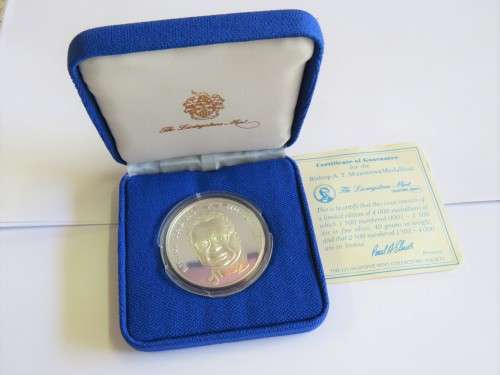 Bishop A.T. Muzorewa silver medallion - No. 50 of 1500 - 40 grams fine silver