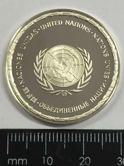 Papua New-Guinea United Nations proof sterling silver medallion - weighs 13.6 grams