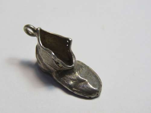 Silver shoe pendant