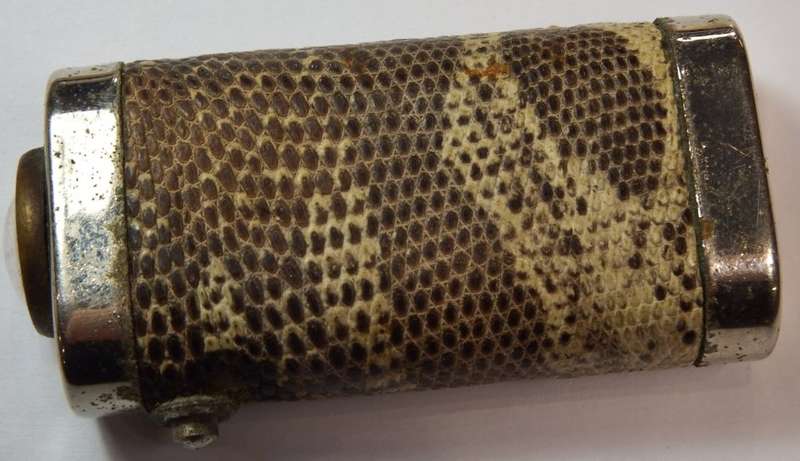 Eveready `Snakeskin` flashlight - Very scarce and still in great condition