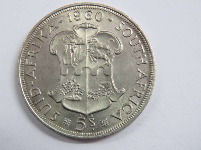 1960 SA Union crown in excellent condition with die crack through A of Afrika