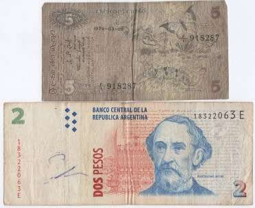 Lot of 10 world banknotes