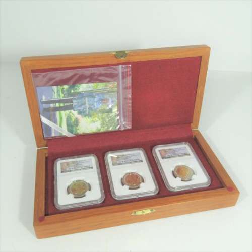2008 Boxed set of Nelson Mandela birthday R5 coins -Graded MS65, MS66, MS67 with 90th birthday stamp