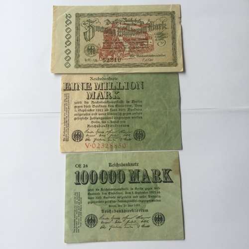 Lot of 7 German post WW1 inflation banknotes - with 1926 letter in German