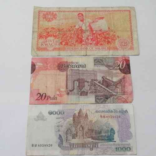 Lot of 10 world banknotes