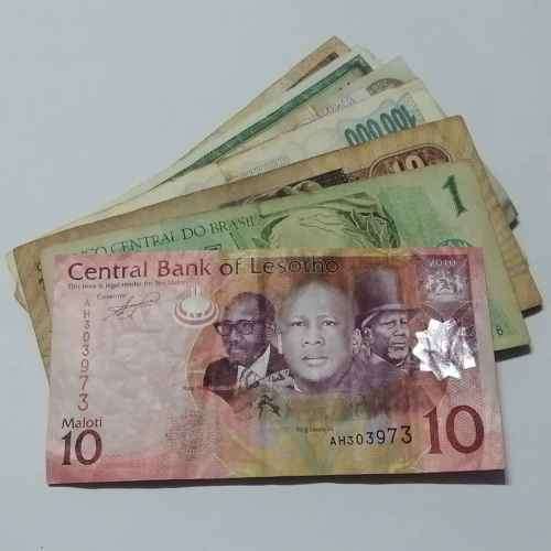 Lot of 10 old world banknotes