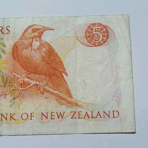 1967-1981 New Zealand 5 Dollars banknote