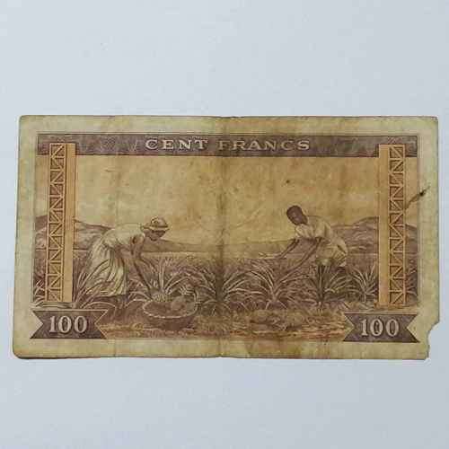 1960 Central bank of Guinea 100 Francs banknote - 1 March 1960 - left lower corner torn off