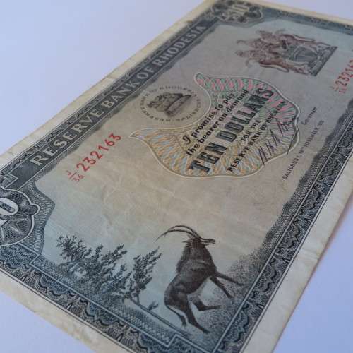Reserve Bank of Rhodesia Ten Dollars 19 November 1975 - VF