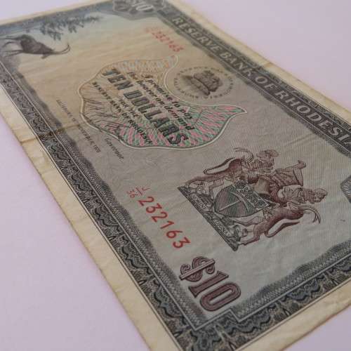 Reserve Bank of Rhodesia Ten Dollars 19 November 1975 - VF