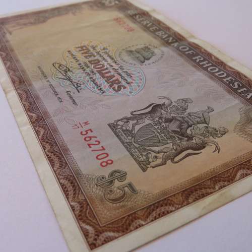 Reserve Bank of Rhodesia Five Dollars 20 October 1978 EF - With Centre fold