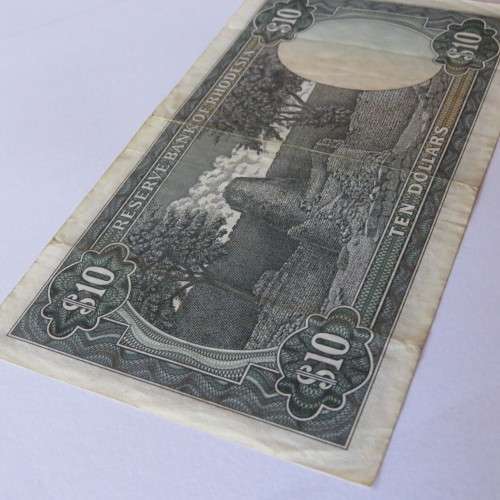 Reserve Bank of Rhodesia Ten Dollars 3 December 1975 - VF