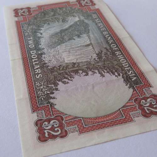 Reserve Bank of Rhodesia Two Dollars 5 August 1977 - Uncirculated with two vertical dents