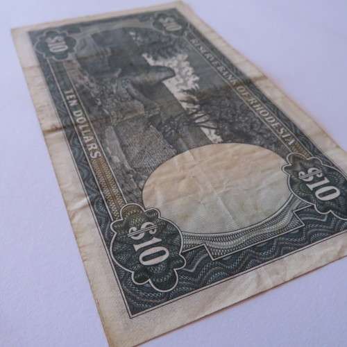 Reserve Bank Rhodesia Ten Dollars 15 September 1975 VF