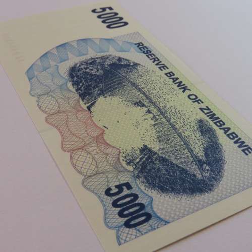 Zimbabwe Bearer cheque issued 1/2/2007 uncirculated $5000 AA0454300 ZW 77