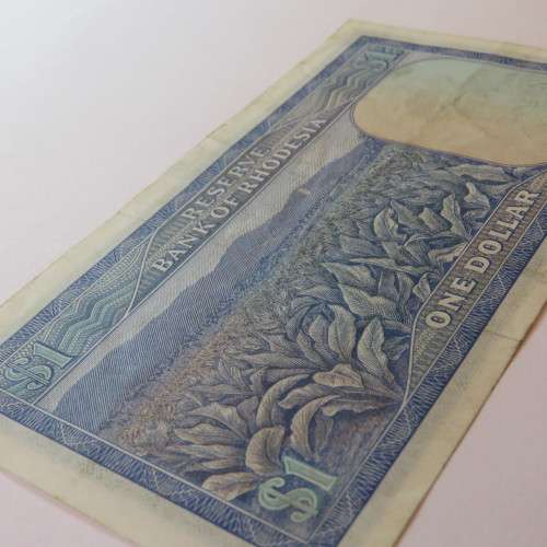 Reserve Bank of Rhodesia One Dollar 15 October 1974 AU with centre horizontal fold
