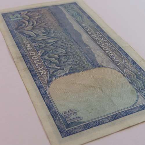Reserve Bank of Rhodesia One Dollar 15 October 1974 AU with centre horizontal fold