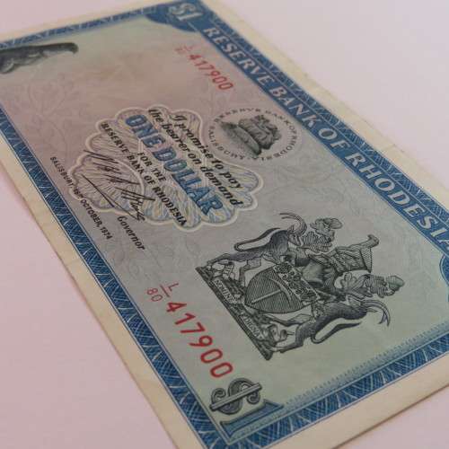 Reserve Bank of Rhodesia One Dollar 15 October 1974 AU with centre horizontal fold