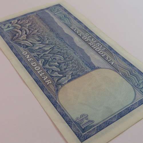 Reserve Bank of Rhodesia One Dollar 15 October 1974 uncirculated - Slight horizontal dent