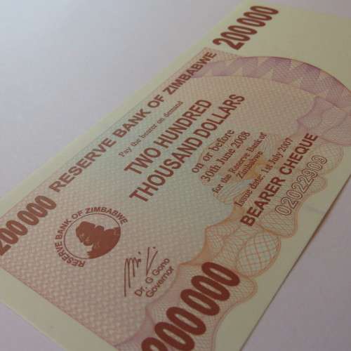 Zimbabwe Bearer cheque 1-7-2007 $200000 uncirculated AA 0803798 ZW 83