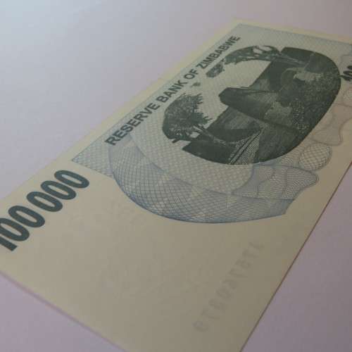 Zimbabwe Bearer cheque 1/8/2006 $100000 uncirculated AT5760379 ZW 82