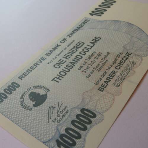 Zimbabwe Bearer cheque 1/8/2006 $100000 uncirculated AT5760379 ZW 82
