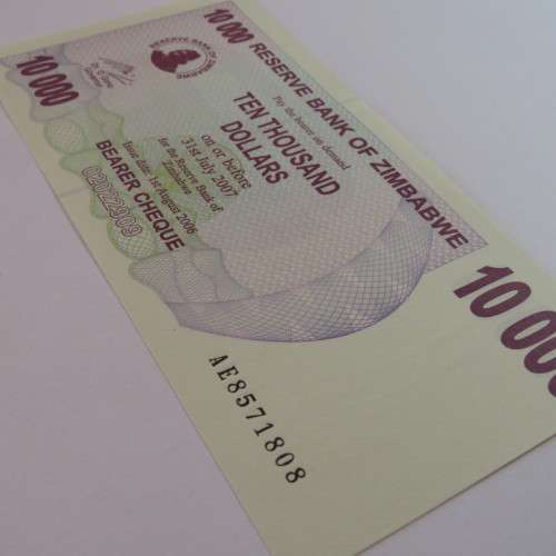 Zimbabwe Bearer cheque 1/8/2006 $10000 uncirculated 10000 with space after 10 AE 8571808